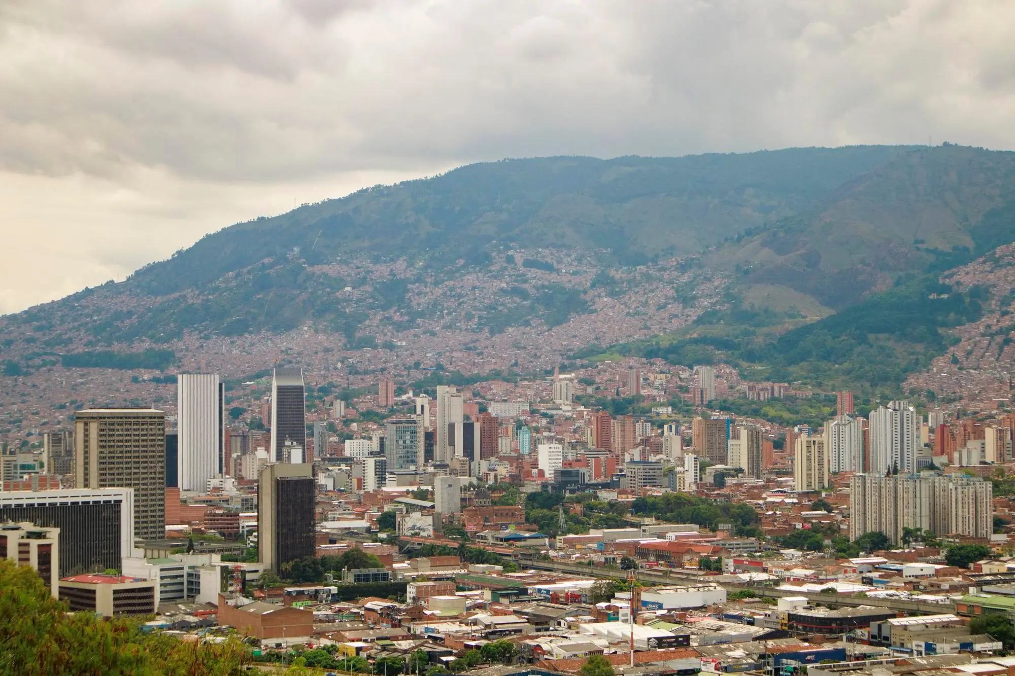 Vista de Medellín desde el mirador del Pueblito Paisa